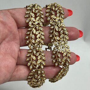 Vintage Gold-Tone Leaf Design Rhinestone Bracelet With Fold-Over Clasp 7 Inches